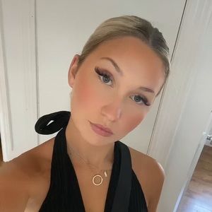 Meet your Posher, Haylee